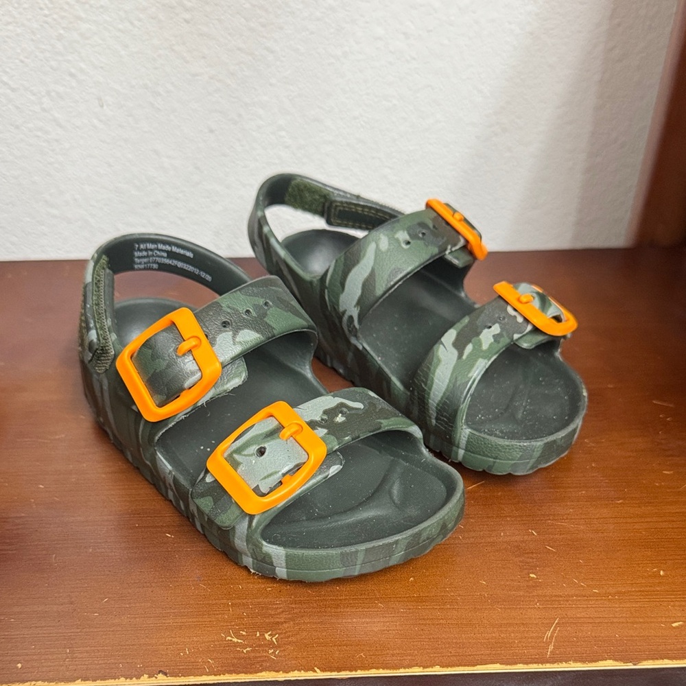Cat & Jack toddler Camouflage Sandals with Orange Buckles